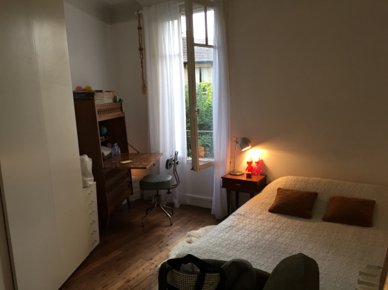 paris_airbnb_cosy_bedroom_vintage