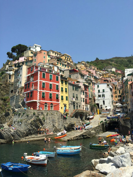 Riomaggiore_cinque_terre_italy_colourful_houses_coast